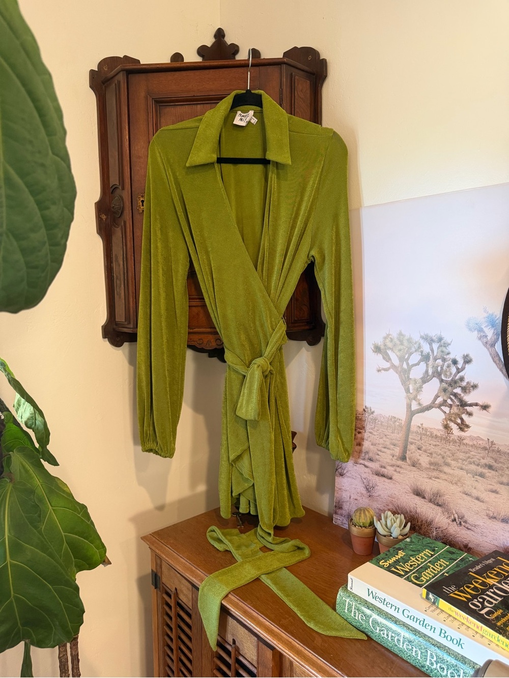 Princess Polly Green Wrap Mini Dress Size US 10 Long Sleeve Tie Waist PlungeNeck